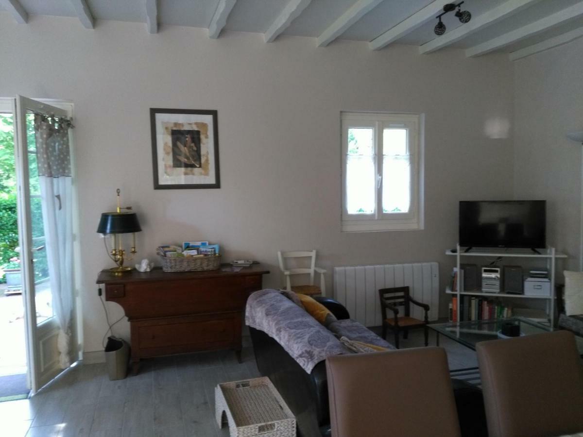Le Cedre Enchante La Guiche Bagian luar foto