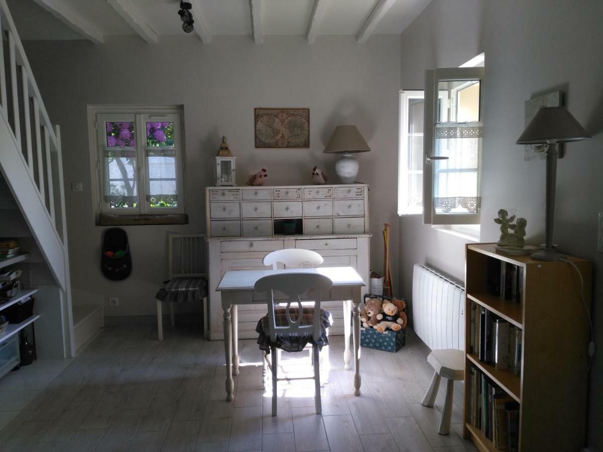 Le Cedre Enchante La Guiche Bagian luar foto