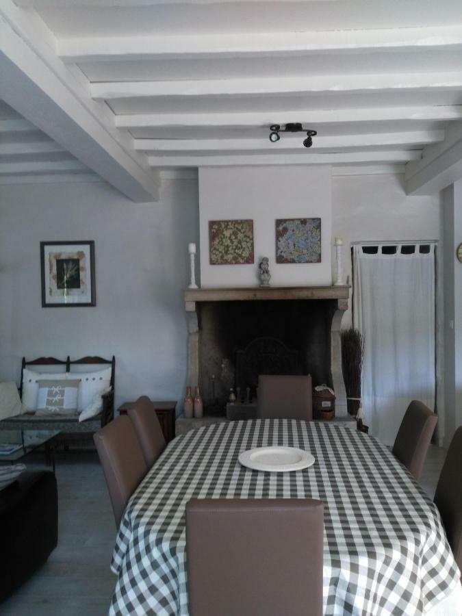 Le Cedre Enchante La Guiche Bagian luar foto
